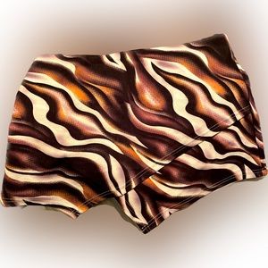 Stylish short skort 1XL